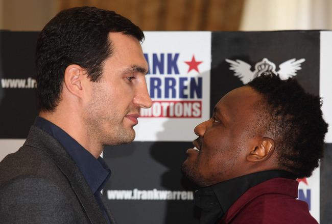 LONDON, ENGLAND - OCTOBER 21:  Wladimir Klitschko of Ukraine looks eye to eye to Dereck Chisora of Great-Britain as they attend a press conference, ahead of the IBF, WBO and WBC World Heavyweight fight between Wladimir Klitschko and Dereck Chisora scheduled for December 11, at the Landmark Hotel on October 21, 2010 in London, England.  (Photo by Warren Little/Getty Images)