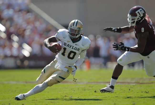 COLLEGE STATION, TX - OCTOBER 15: Robert Griffin III #10 of the Baylor Bears runs during a game against the Texas A&M Aggies at Kyle Field on October 15, 2011 in College Station, Texas.  (Photo by Sarah Glenn/Getty Images)