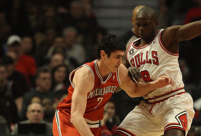 CHICAGO, IL - DECEMBER 28: Ersan Ilyasova #7 of the Milwaukee Bucks moves against Loul Deng #9 of the Chicago Bulls at the United Center on December 28, 2010 in Chicago, Illinois. The Bulls defeated the Bucks 90-77. NOTE TO USER: User expressly acknowledges and agrees that, by downloading and/or using this Photograph, User is consenting to the terms and conditions of the Getty Images License Agreement. (Photo by Jonathan Daniel/Getty Images)