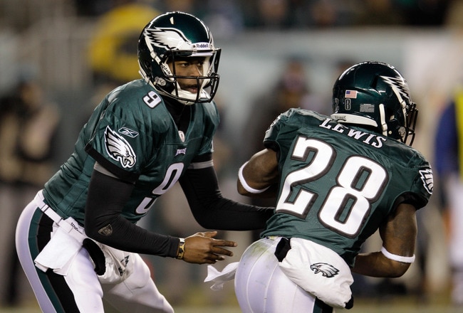 PHILADELPHIA, PA - DECEMBER 18:  Vince Young #9 of the Philadelphia Eagles hands the ball off to Dion Lewis #28 against the New York Jets at Lincoln Financial Field on December 18, 2011 in Philadelphia, Pennsylvania.  (Photo by Rob Carr/Getty Images)