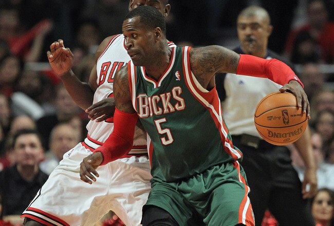 CHICAGO, IL - JANUARY 27:  Stephen Jackson #5 of the Milwaukee Bucks moves against Ronnie Brewer #11 of the Chicago Bulls at the United Center on January 27, 2012 in Chicago, Illinois. The Bulls defeated the Bucks 107-100. NOTE TO USER: User expressly acknowledges and agrees that, by downloading and or using this photograph, User is consenting to the terms and conditions of the Getty Images License Agreement.  (Photo by Jonathan Daniel/Getty Images)