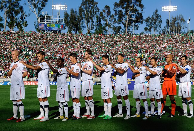 PASADENA, CA - JUNE 25:  United States mens soccer team stands during the National Anthem before the start of the 2011 CONCACAF Gold Cup Championship soccer match against Mexico at the Rose Bowl on June 25, 2011 in Pasadena, California.  (Photo by Kevork Djansezian/Getty Images)