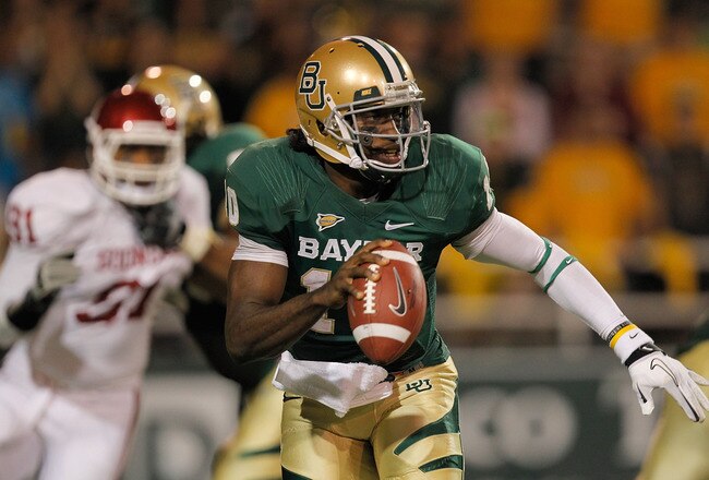 WACO, TX - NOVEMBER 19: Robert Griffin III #10 of the Baylor Bears runs during a game against the Oklahoma Sooners at Floyd Casey Stadium on November 19, 2011 in Waco, Texas.  (Photo by Sarah Glenn/Getty Images)