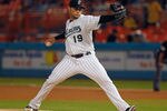 MIAMI GARDENS, FL - SEPTEMBER 26:  Anibal Sanchez #19 of the Florida Marlins pitches during a game against the Washington Nationals at Sun Life Stadium on September 26, 2011 in Miami Gardens, Florida.  (Photo by Mike Ehrmann/Getty Images)