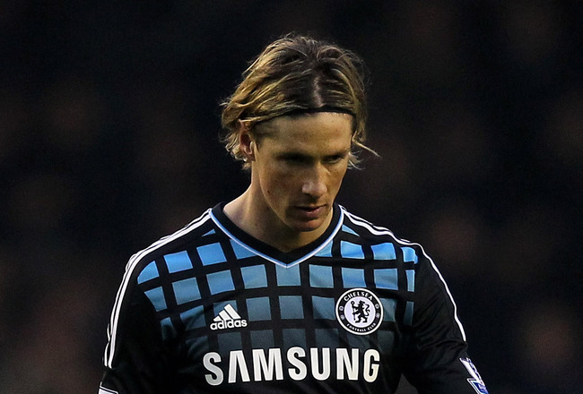 LIVERPOOL, ENGLAND - FEBRUARY 11:  Fernando Torres of Chelsea looks dejected at the end of the Barclays Premier League match between Everton and Chelsea at Goodison Park on February 11, 2012 in Liverpool, England.  (Photo by Alex Livesey/Getty Images)