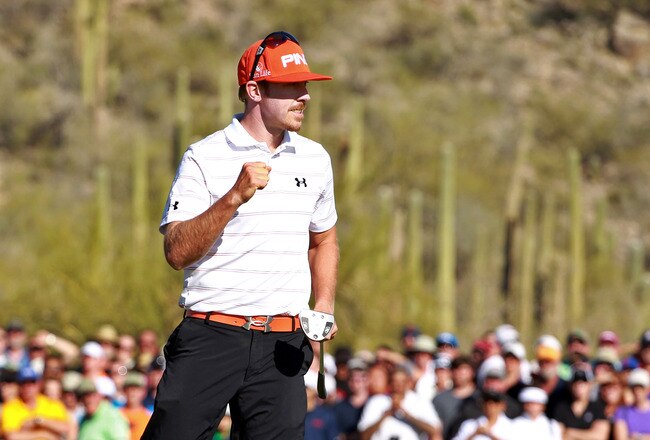 MARANA, AZ - FEBRUARY 26:  Hunter Mahan celebrates winning the championship match against Rory McIlroy of Northern Ireland (not pictured) 2 and 1 on the 17th hole during the final round of the World Golf Championships-Accenture Match Play Championship at the Ritz-Carlton Golf Club on February 26, 2012 in Marana, Arizona.  (Photo by Andy Lyons/Getty Images)