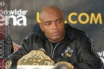 Andersonsilva_ufc82_belt_crop_150x100