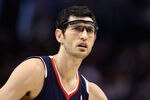 PHOENIX, AZ - FEBRUARY 15:  Kirk Hinrich #6 of the Atlanta Hawks in action during the NBA game against the Phoenix Suns at US Airways Center on February 15, 2012 in Phoenix, Arizona. The Hawks defeated the Suns 101-99. NOTE TO USER: User expressly acknowledges and agrees that, by downloading and or using this photograph, User is consenting to the terms and conditions of the Getty Images License Agreement.  (Photo by Christian Petersen/Getty Images)