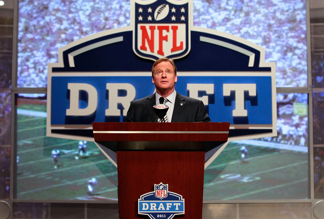 NEW YORK, NY - APRIL 28:  NFL Commissioner Roger Goodell speaks at the podium during the 2011 NFL Draft at Radio City Music Hall on April 28, 2011 in New York City.  (Photo by Chris Trotman/Getty Images)