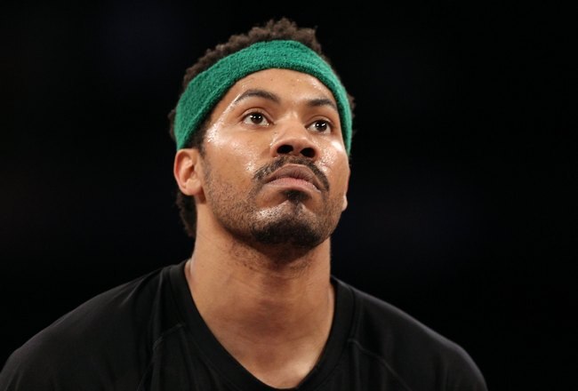 LOS ANGELES, CA - JUNE 17:  Rasheed Wallace #30 of the Boston Celtics warms up before Game Seven of the 2010 NBA Finals against the Los Angeles Lakers at Staples Center on June 17, 2010 in Los Angeles, California.  NOTE TO USER: User expressly acknowledges and agrees that, by downloading and/or using this Photograph, user is consenting to the terms and conditions of the Getty Images License Agreement.  (Photo by Christian Petersen/Getty Images)