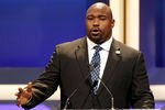 LOS ANGELES, CA - JUNE 07:  Formar NFL player Warren Sapp appears onstage at the Cedars-Sinai Medical Center's 24th Annual Sports Spectacular at the Century Plaza Hotel on June 7, 2009 in Los Angeles, California.  (Photo by Kevin Winter/Getty Images)