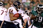 PHILADELPHIA, PA - NOVEMBER 07:  Matt Forte #22 of the Chicago Bears runs the ball against  Brian Rolle #59 of the Philadelphia Eagles during a game at Lincoln Financial Field on November 7, 2011 in Philadelphia, Pennsylvania.  (Photo by Nick Laham/Getty Images)