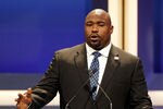 LOS ANGELES, CA - JUNE 07:  Formar NFL player Warren Sapp appears onstage at the Cedars-Sinai Medical Center's 24th Annual Sports Spectacular at the Century Plaza Hotel on June 7, 2009 in Los Angeles, California.  (Photo by Kevin Winter/Getty Images)