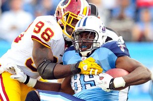 NASHVILLE, TN - NOVEMBER 21:  Brian Orakpo #98 of the Washington Redskins forces Jared Cook #89 of the Tennessee Titans out-of-bounds at LP Field on November 21, 2010 in Nashville, Tennessee. The Redskins won 19-16 in overtime.  (Photo by Grant Halverson/Getty Images)