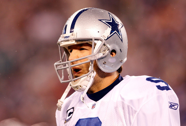 EAST RUTHERFORD, NJ - JANUARY 01: Tony Romo #9 of the Dallas Cowboys