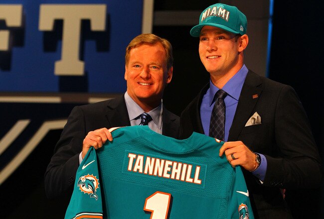 Online NFL football betting saw a huge gamble taken by Dolphins in the 1st round Online NFL football betting saw a huge gamble taken by Dolphins in the 1st round