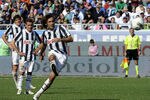 NOVARA, ITALY - APRIL 29:  Andrea Pirlo of Juventus FC during the Serie A match between Novara Calcio and Juventus FC at Silvio Piola Stadium on April 29, 2012 in Novara, Italy.  (Photo by Claudio Villa/Getty Images)