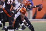 CINCINNATI, OH - JANUARY 01:  Cedric Benson #32 of the Cincinnati Bengals runs the football upfield during the game against the Baltimore Ravens at Paul Brown Stadium on January 1, 2012 in Cincinnati, Ohio.  The Ravens defeated the Bengals 24-16.  (Photo by John Grieshop/Getty Images)