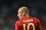 MADRID, SPAIN - APRIL 25:  Arjen Robben of Bayern Munich  looks on during the UEFA Champions League Semi Final second leg between Real Madrid CF and Bayern Munich at The Bernabeu Stadium on April 25, 2012 in Madrid, Spain.  (Photo by Jasper Juinen/Getty Images)