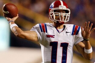 BATON ROUGE, LA - NOVEMBER 14:  Quarterback Ross Jenkins #11 of the Louisiana Tech Bulldogs throws a pass against the LSU Tigers at Tiger Stadium on November 14, 2009 in Baton Rouge, Louisiana.  The Tigers defeated the Bulldogs 24-16.  (Photo by Chris Graythen/Getty Images)