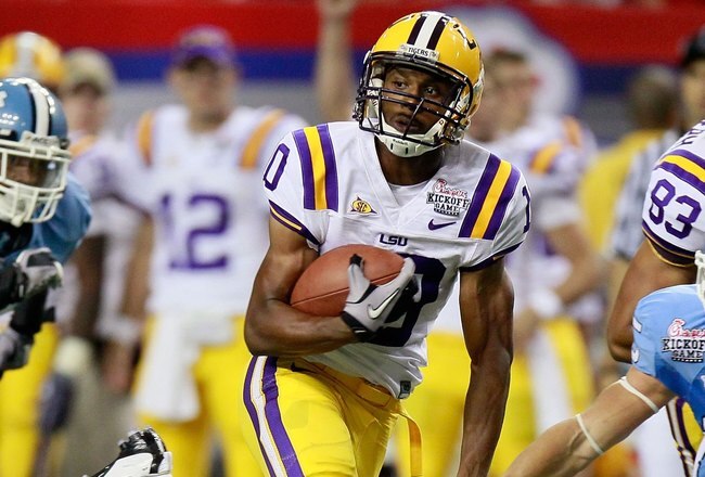 ATLANTA - SEPTEMBER 04:  Russell Shepard #10 of the LSU Tigers against of the North Carolina Tar Heels during the Chick-fil-A Kickoff Game at Georgia Dome on September 4, 2010 in Atlanta, Georgia.  (Photo by Kevin C. Cox/Getty Images)