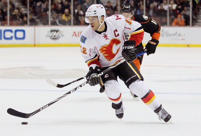ANAHEIM, CA - MARCH 02:  Jarome Iginla #12 of the Calgary Flames skates against the Anaheim Ducks at Honda Center on March 2, 2012 in Anaheim, California.  (Photo by Jeff Gross/Getty Images)
