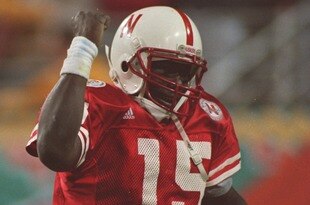 2 JAN 1996:  QUARTERBACK TOMMIE FRAZIER OF THE NEBRASKA CORNHUSKERS CELEBRATES AFTER SCORING A TOUCHDOWN DURING THE FIESTA BOWL AT SUN DEVIL STADIUM IN TEMPE, ARIZONA.   Mandatory Credit: Mike Powell/ALLSPORT