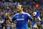 LONDON, ENGLAND - MAY 05:  Frank Lampard of Chelsea celebrates after the FA Cup with Budweiser Final match between Liverpool and Chelsea at Wembley Stadium on May 5, 2012 in London, England.  (Photo by Clive Mason/Getty Images)