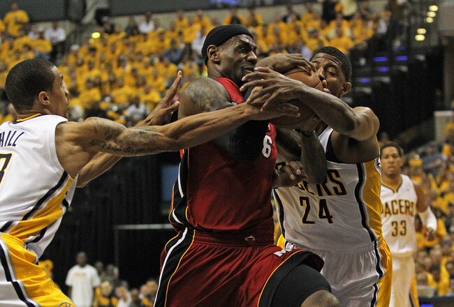 http://cdn.bleacherreport.net/images_root/images/photos/001/705/597/144693537_crop_650x440.jpg?1337304480