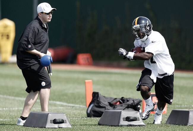 PITTSBURGH, PA - MAY 04:  Fifth round draft pick Chris Rainey #22 of the Pittsburgh Steelers works out during their rookie minicamp at the Pittsburgh Steelers South Side training facility on May 4, 2012 in Pittsburgh, Pennsylvania.  (Photo by Jared Wickerham/Getty Images)