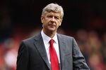 LONDON, ENGLAND - MAY 05:  Arsenal Manager Arsene Wenger acknowledges fans after the Barclays Premier League match between Arsenal and Norwich City at the Emirates Stadium on May 5, 2012 in London, England.  (Photo by Bryn Lennon/Getty Images)