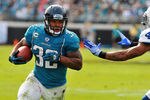 JACKSONVILLE, FL - JANUARY 01:  Running back Maurice Jones-Drew #32 of the Jacksonville Jaguars rushes upfield against the Indianapolis Colts January 1, 2012 at EverBank Field in Jacksonville, Florida.  (Photo by Al Messerschmidt/Getty Images)