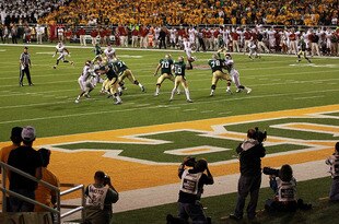 WACO, TX - NOVEMBER 19:  Robert Griffin III #10 of the Baylor Bears throws against the Oklahoma Sooners at Floyd Casey Stadium on November 19, 2011 in Waco, Texas.  (Photo by Ronald Martinez/Getty Images)