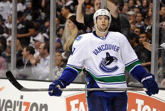 LOS ANGELES, CA - APRIL 18:  Ryan Kesler #17 of the Vancouver Canucks reacts after a second straight penalty to his team during the second period against the Los Angeles Kings at Staples Center on April 18, 2012 in Los Angeles, California.  (Photo by Harry How/Getty Images)