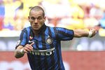 MILAN, ITALY - APRIL 29:  Wesley Sneijder of FC Internazionale Milano in action during the Serie A match between FC Internazionale Milano and AC Cesena at Stadio Giuseppe Meazza on April 29, 2012 in Milan, Italy.  (Photo by Marco Luzzani/Getty Images)