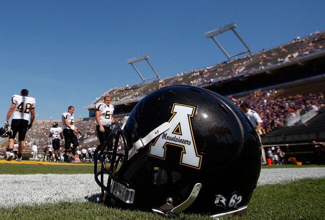 GREENVILLE, NC - SEPTEMBER 05:  A football helmet sits on the sideline during warm-ups before the start of the Appalachian State Mountaineers versus East Carolina Pirates at Dowdy-Ficklen Stadium on September 5, 2009 in Greenville, North Carolina.  (Photo by Streeter Lecka/Getty Images)