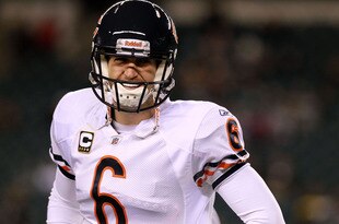 PHILADELPHIA, PA - NOVEMBER 07:  Quarterback Jay Cutler #6 of the Chicago Bears smiles during warm-ups before playing against the Philadelphia Eagles during a game at Lincoln Financial Field on November 7, 2011 in Philadelphia, Pennsylvania.  (Photo by Nick Laham/Getty Images)