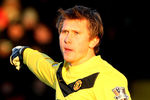 LONDON, ENGLAND - DECEMBER 19:  Tomasz Kuszczak of Manchester United directs his defence during the Barclays Premier League match between Fulham and Manchester United at Craven Cottage on December 19, 2009 in London, England.  (Photo by Phil Cole/Getty Images)