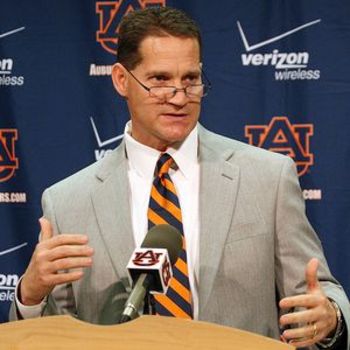Auburnheadcoachgenechizikworsthireever1_display_image