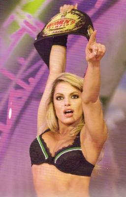 Trishstratusfemalewrestler1forumspwmaniacom_display_image
