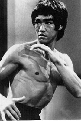 220pxbruceleecard_display_image