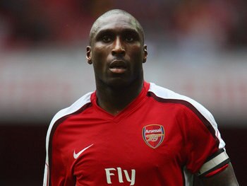 Sol-campbell-arsenal-mock-fake-transfer-speci_2406178_display_image