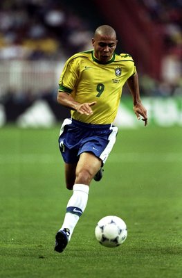 Ronaldo Brazil 2010 on Going Into The 1998 World Cup  Ronaldo Was A Young Brazilian Player