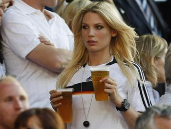 I admit it, Madrid are superior to Barcelona - Page 3 SarahBrandner-BastianSchweinsteiger-Germany_display_image