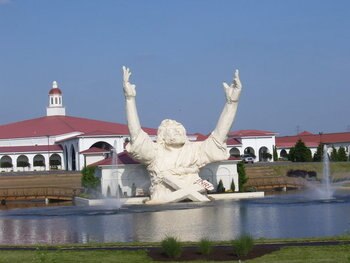 Touchdown_jesus_display_image