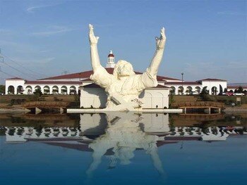 2005_01_13giantjesus_display_image