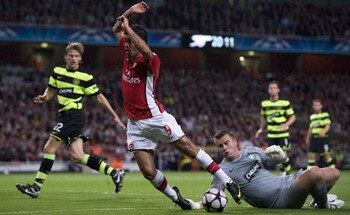 Eduardo-dives-for-arsenal-against-celtic-image-2-921959388_display_image