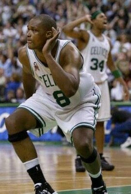 Antoine_walker_celtics_uniform1_display_image