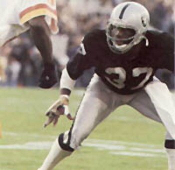 Lesterhayes2_display_image