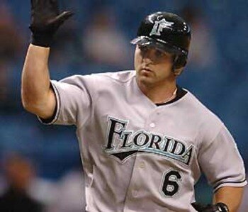 Dan-uggla-rounds-the-bases_display_image
